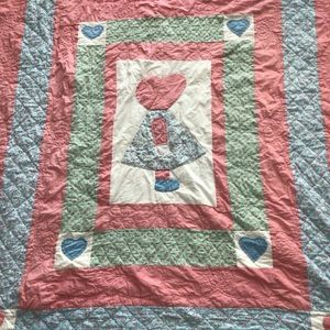 Girl with Bonnet vintage quilt/throw blanket